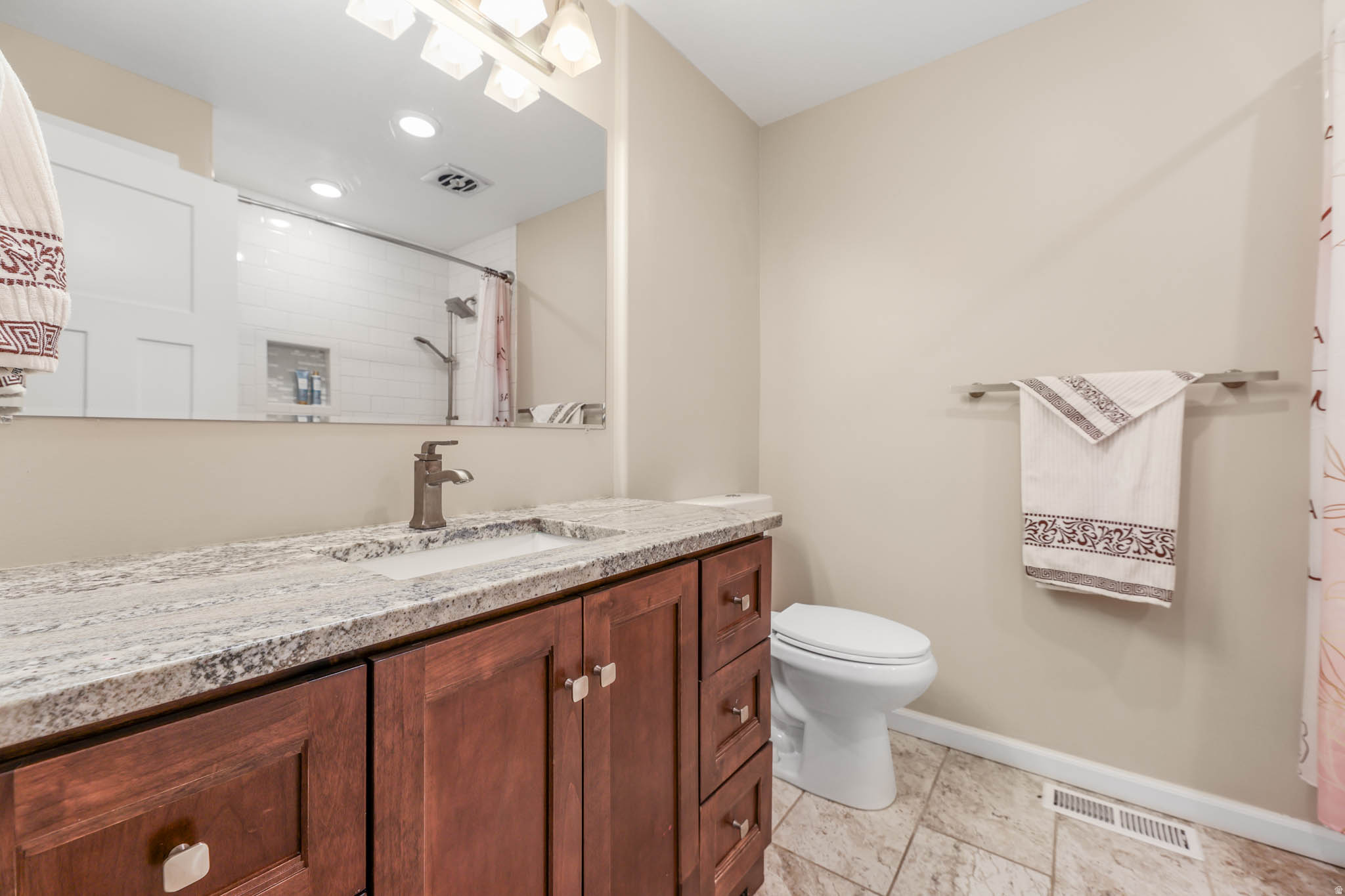 OAKMONT ACRES - Residential