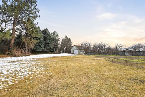 Tiny photo for 1365 E OAKMONT LN N, Fruit Heights, UT 84037 (MLS # 2139319)