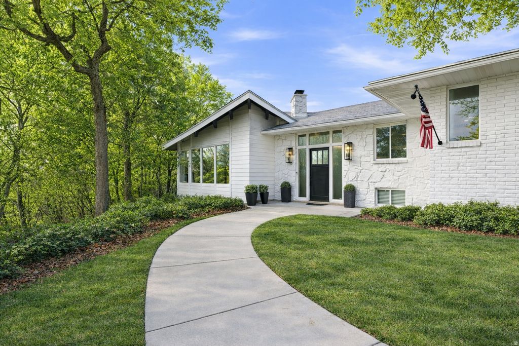 Photo of 1365 E OAKMONT LN N, Fruit Heights, UT 84037 (MLS # 2139319)