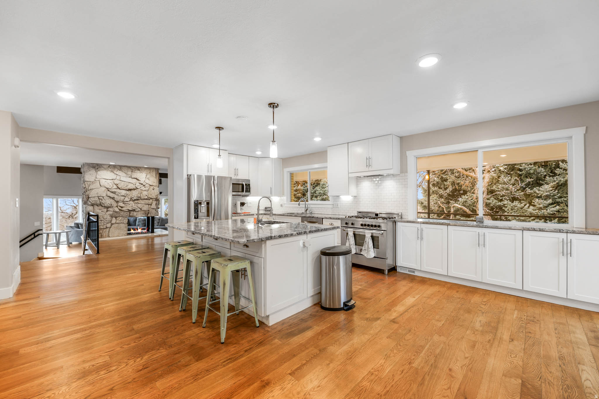 OAKMONT ACRES - Residential