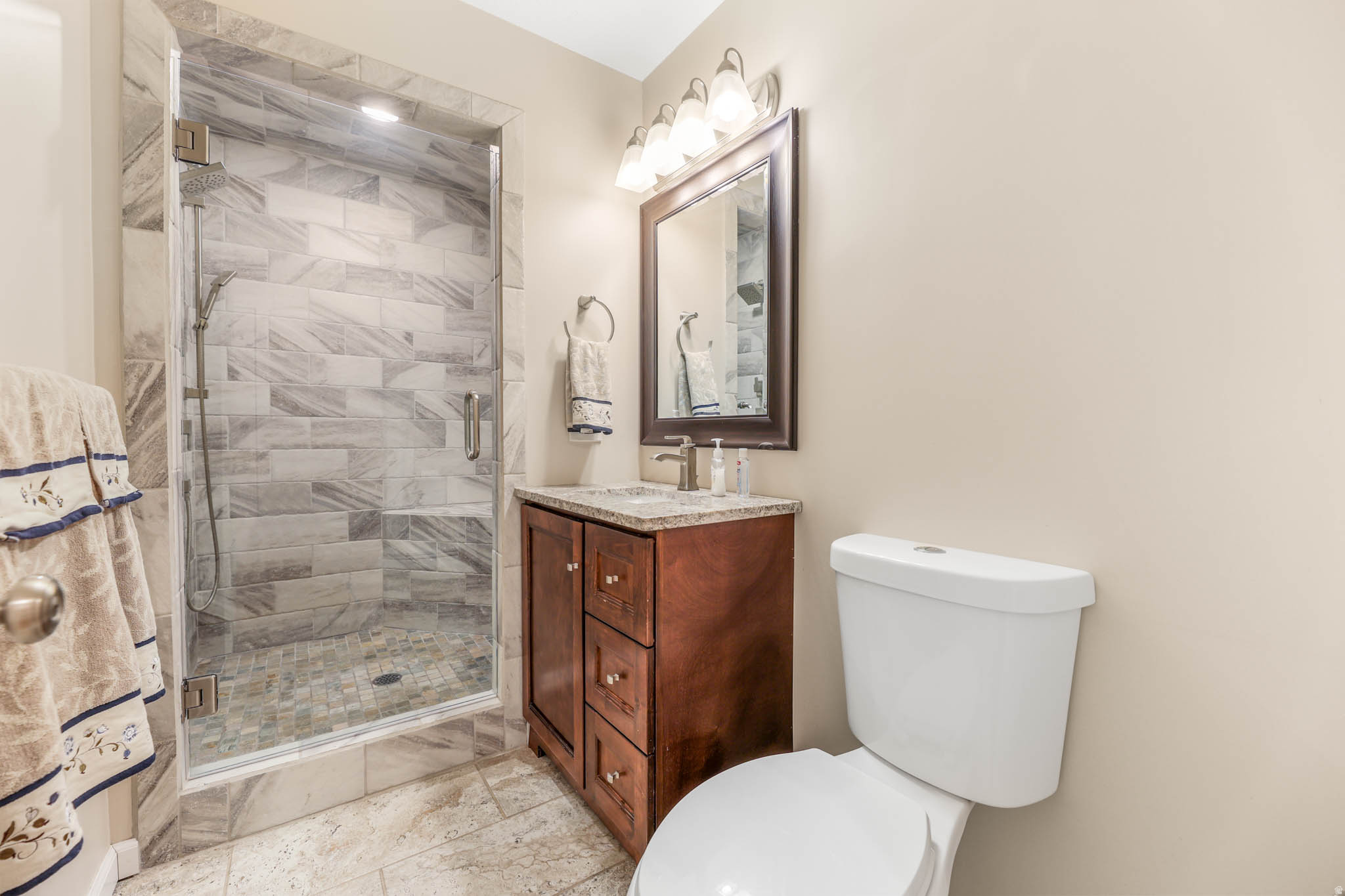 OAKMONT ACRES - Residential