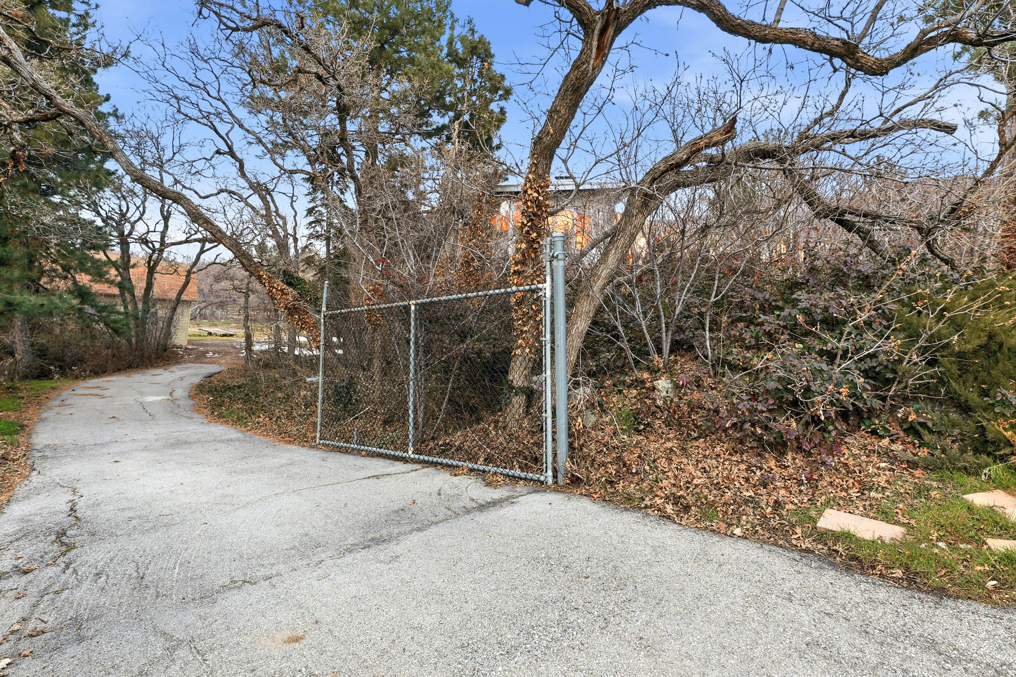 OAKMONT ACRES - Residential