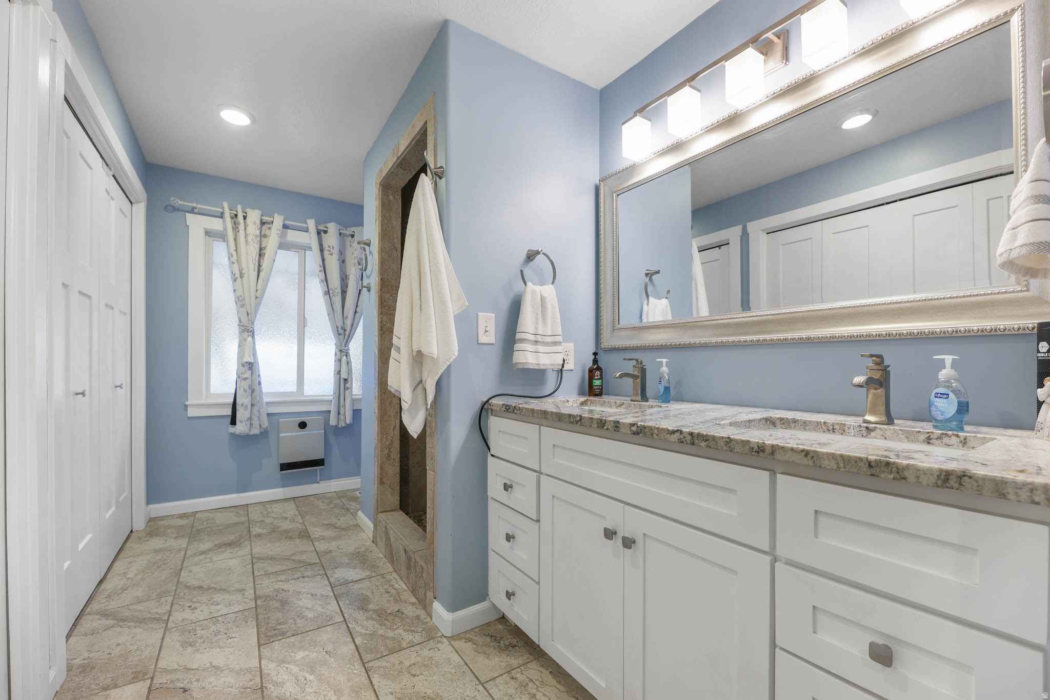 OAKMONT ACRES - Residential