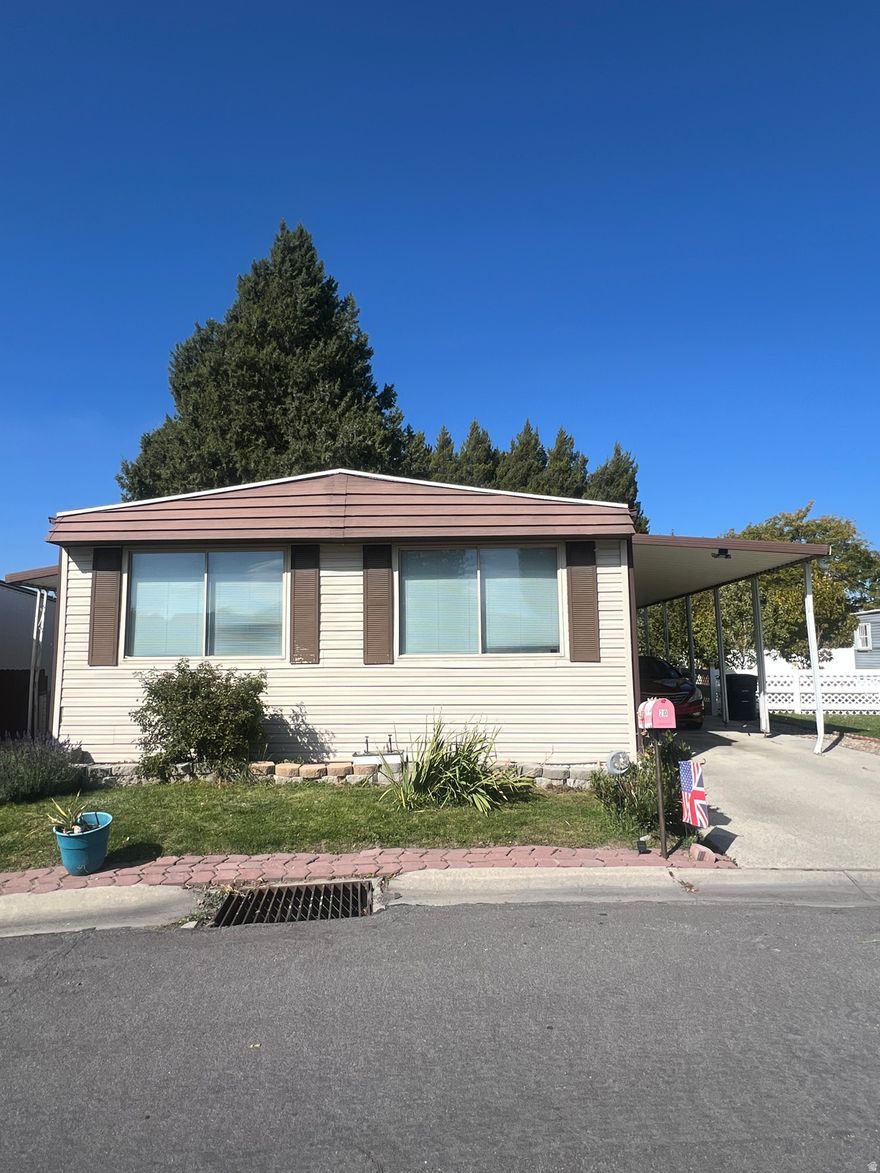 24 hr notice to show- Occupied Home. Agent has keys.  Cute double wide home Located in the heart of Taylorsville, has a big back yard with mature trees, guest Parking outside the home New Water heater, newer roof  & move in ready.