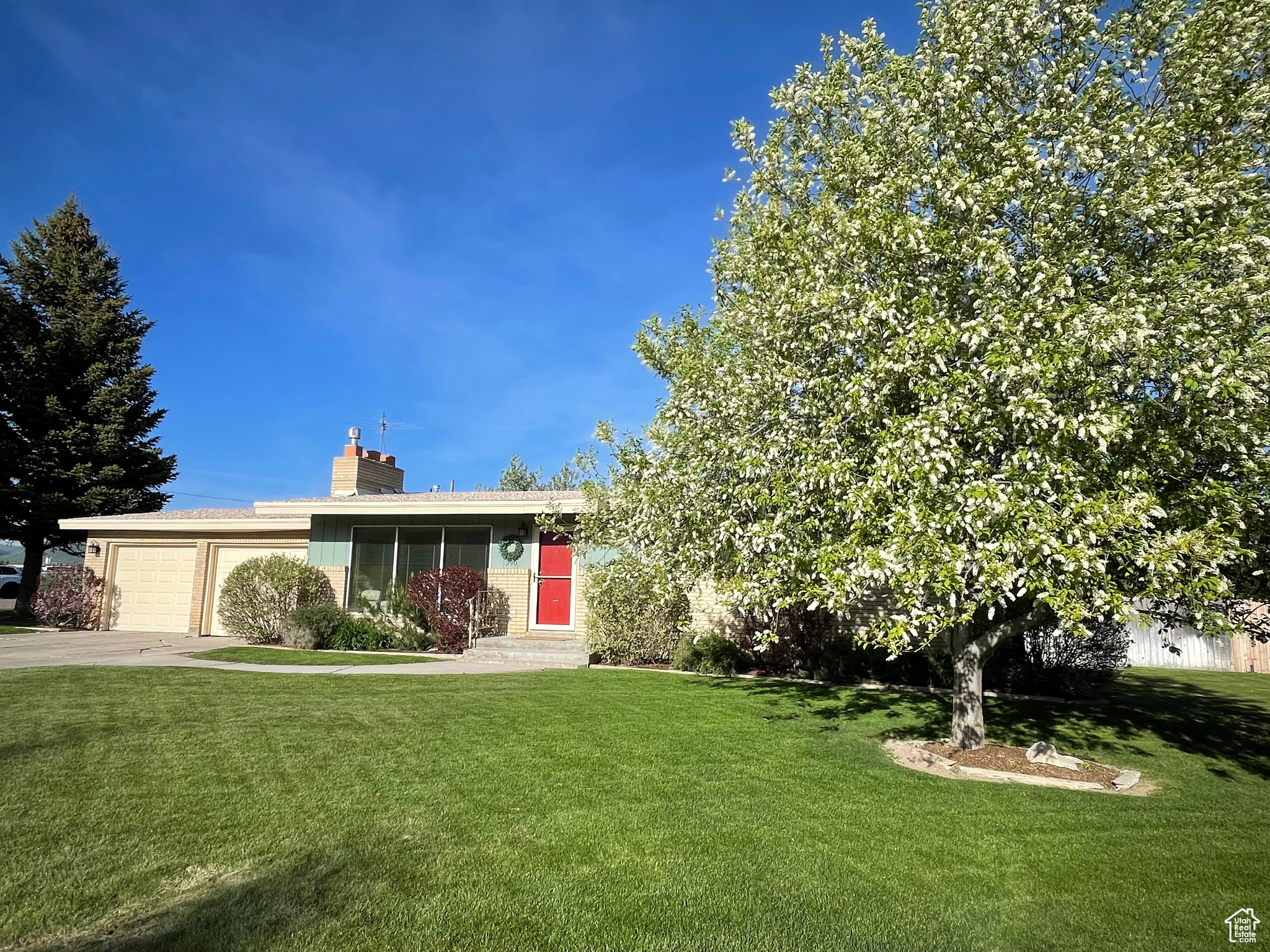 MOUNTAIN VIEW #2 - Residential