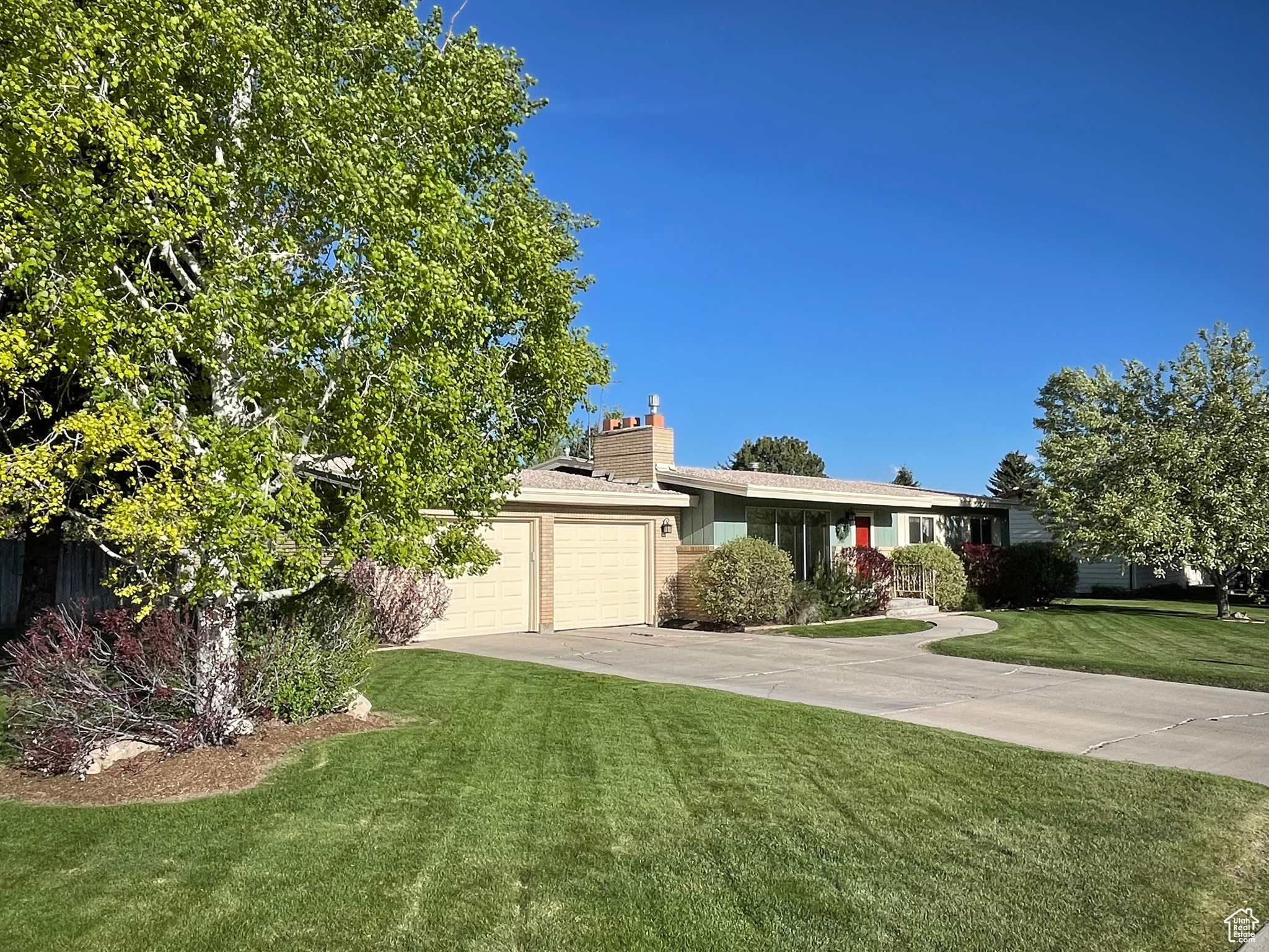 MOUNTAIN VIEW #2 - Residential