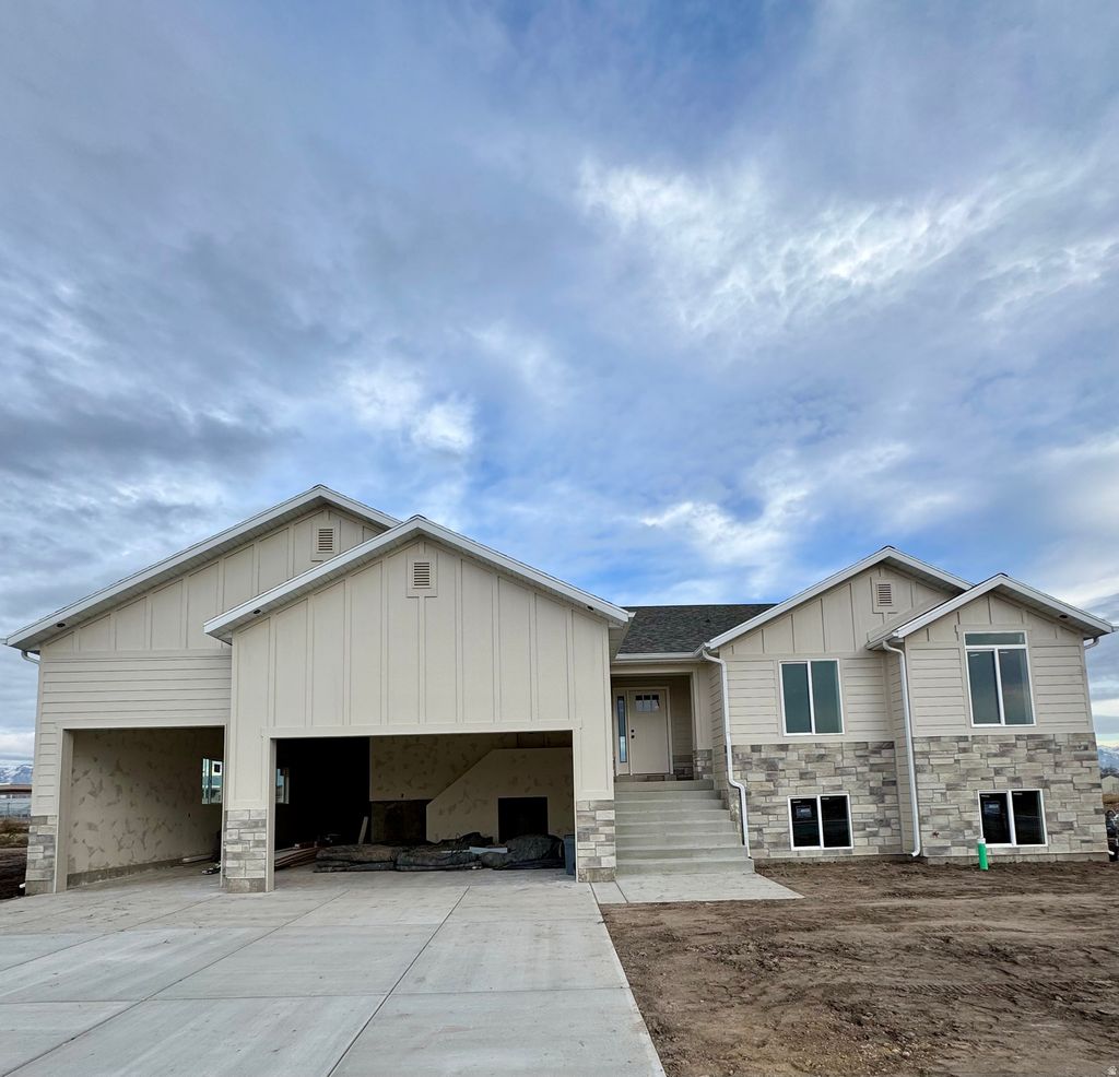Photo of 2106 S 4520 W, Taylor, UT 84401 (MLS # 2128817)