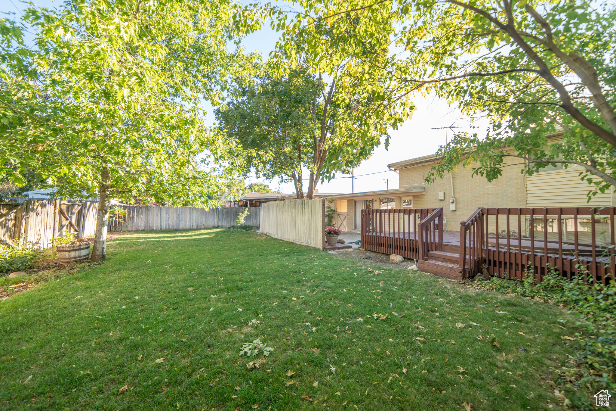 CHERRY HILLS - Residential