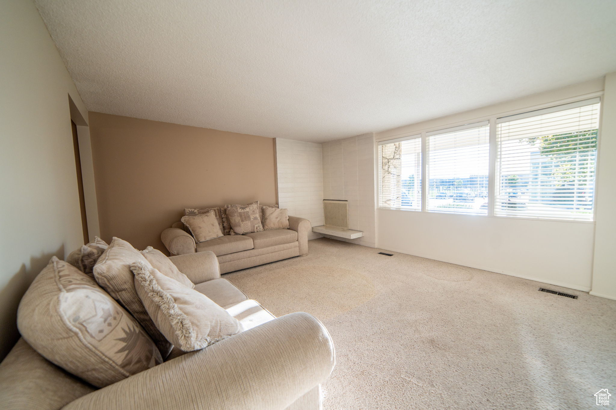 CHERRY HILLS - Residential