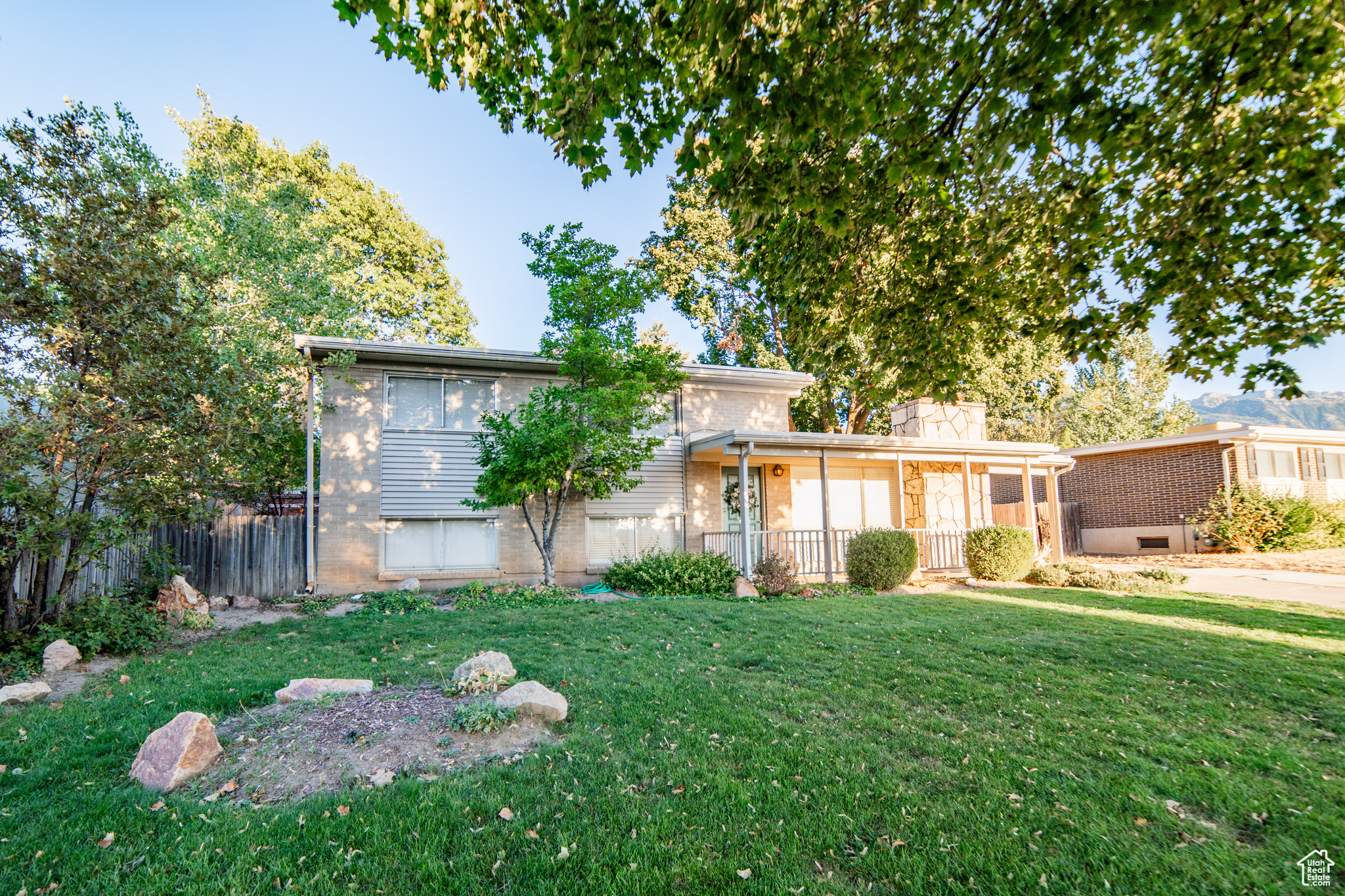 CHERRY HILLS - Residential