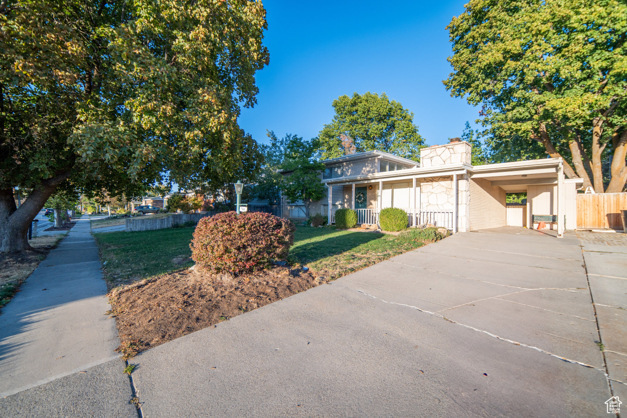 CHERRY HILLS - Residential