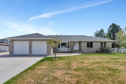 Photo of 622 E 12000 S, Draper, UT 84020 (MLS # 2149046)
