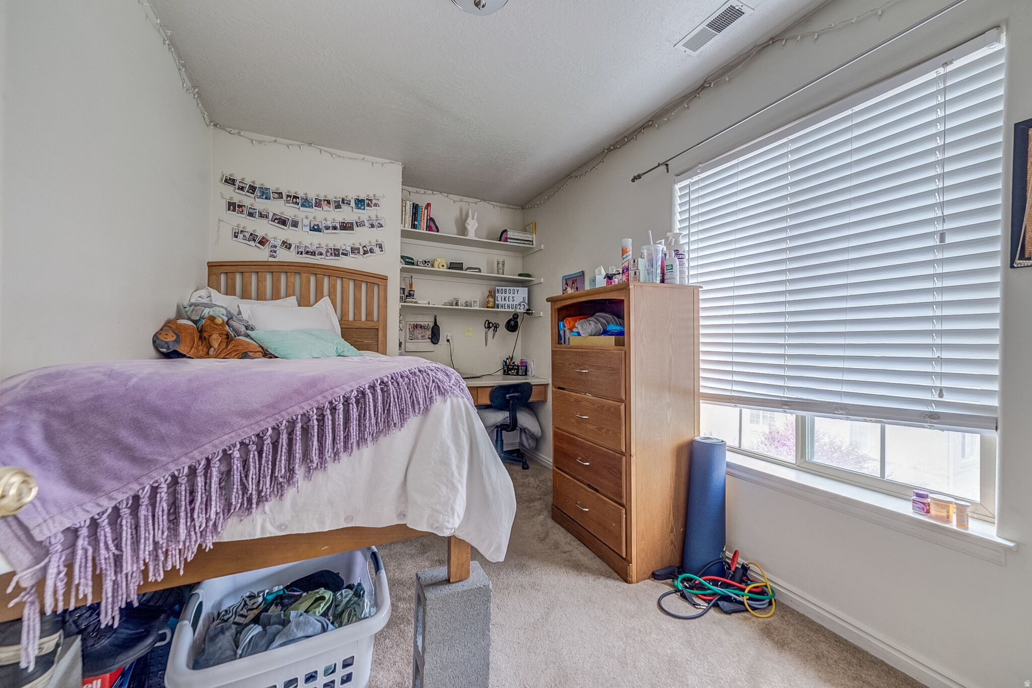 UNIVERSITY AVE CONDO - Residential