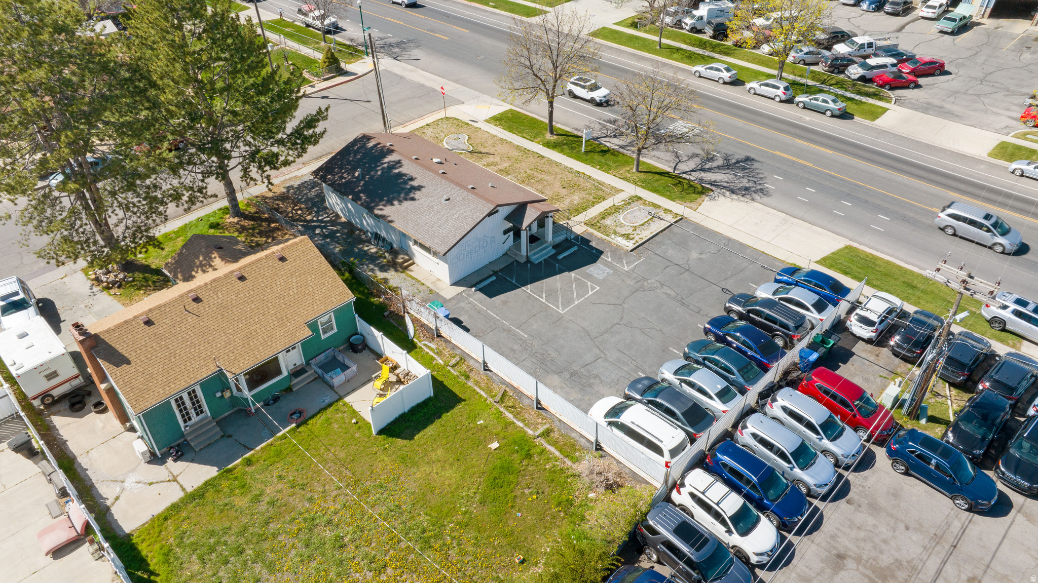 Main image without alt text