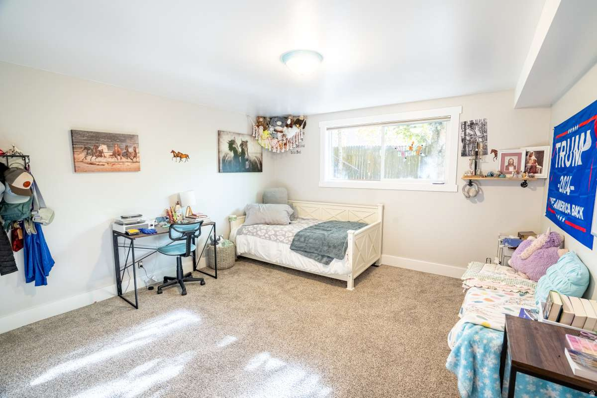 SPRING CREEK HOLLOW - Residential