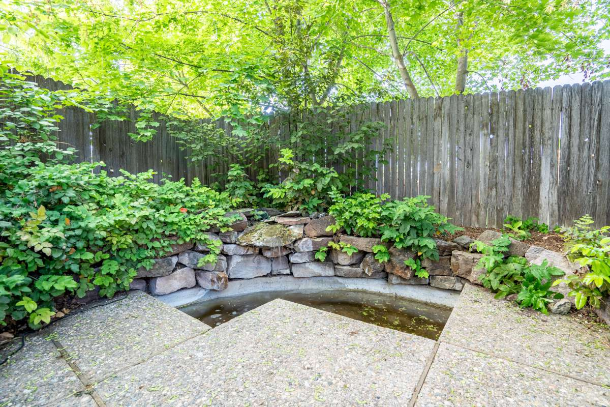 SPRING CREEK HOLLOW - Residential