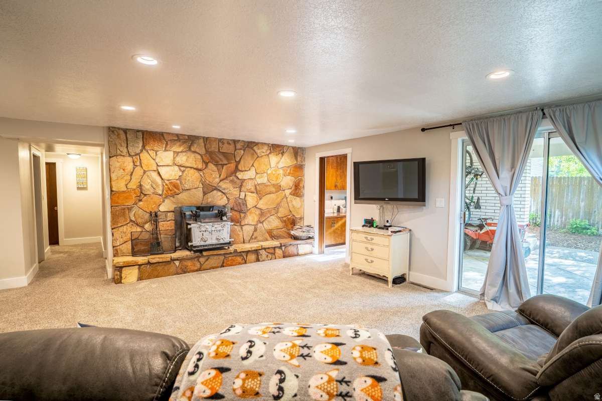 SPRING CREEK HOLLOW - Residential