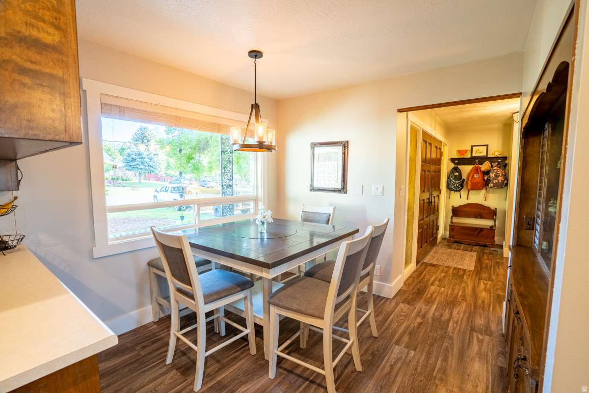 SPRING CREEK HOLLOW - Residential