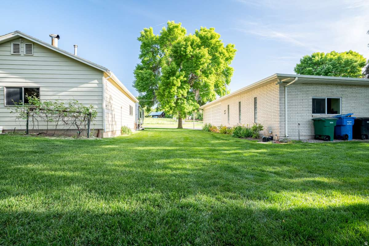 SPRING CREEK HOLLOW - Residential