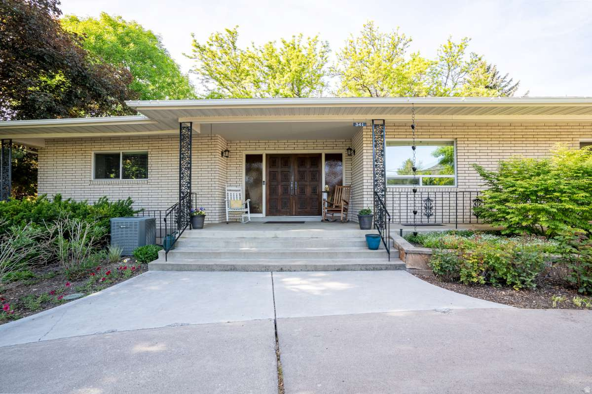 SPRING CREEK HOLLOW - Residential