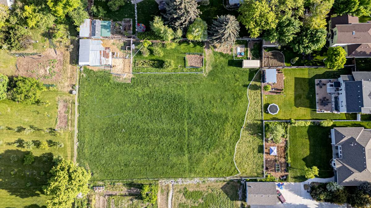 SPRING CREEK HOLLOW - Residential