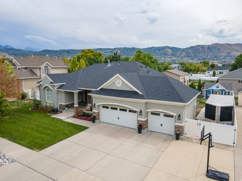 Homes For Sale - 374 E Draper Downs Dr<br/> Salt Lake County, Draper, UT 84020