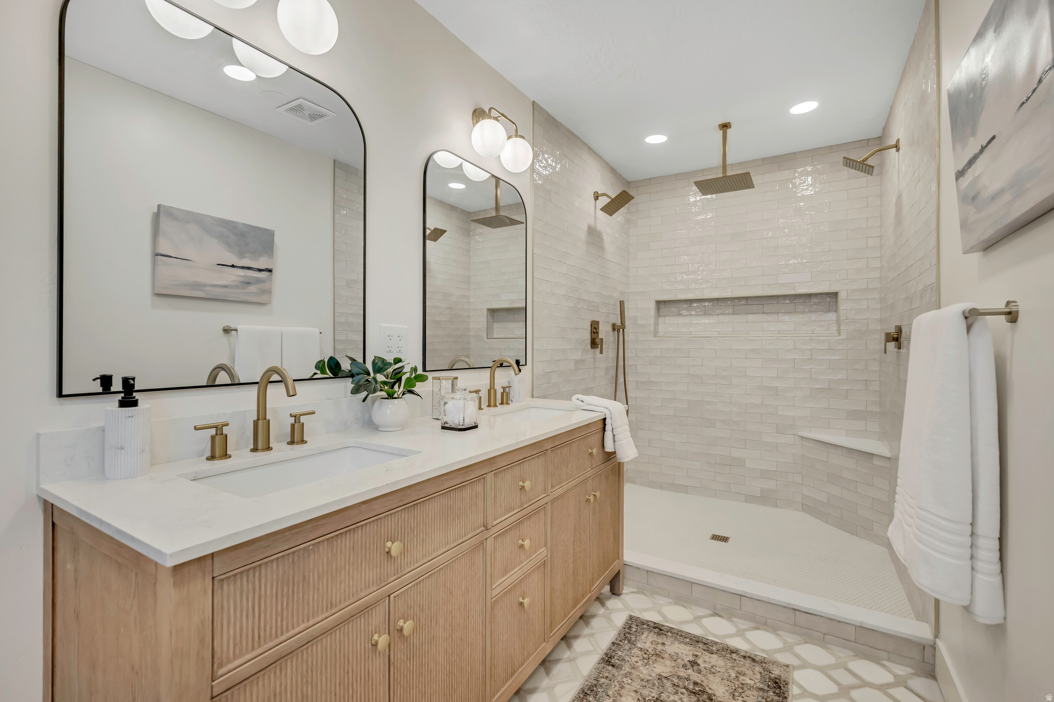 WHITE CITY - Residential