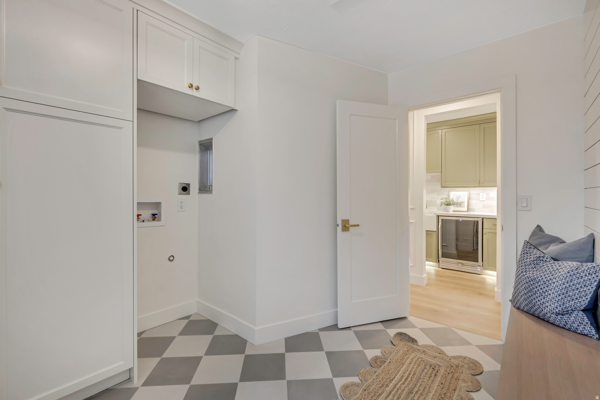 WHITE CITY - Residential