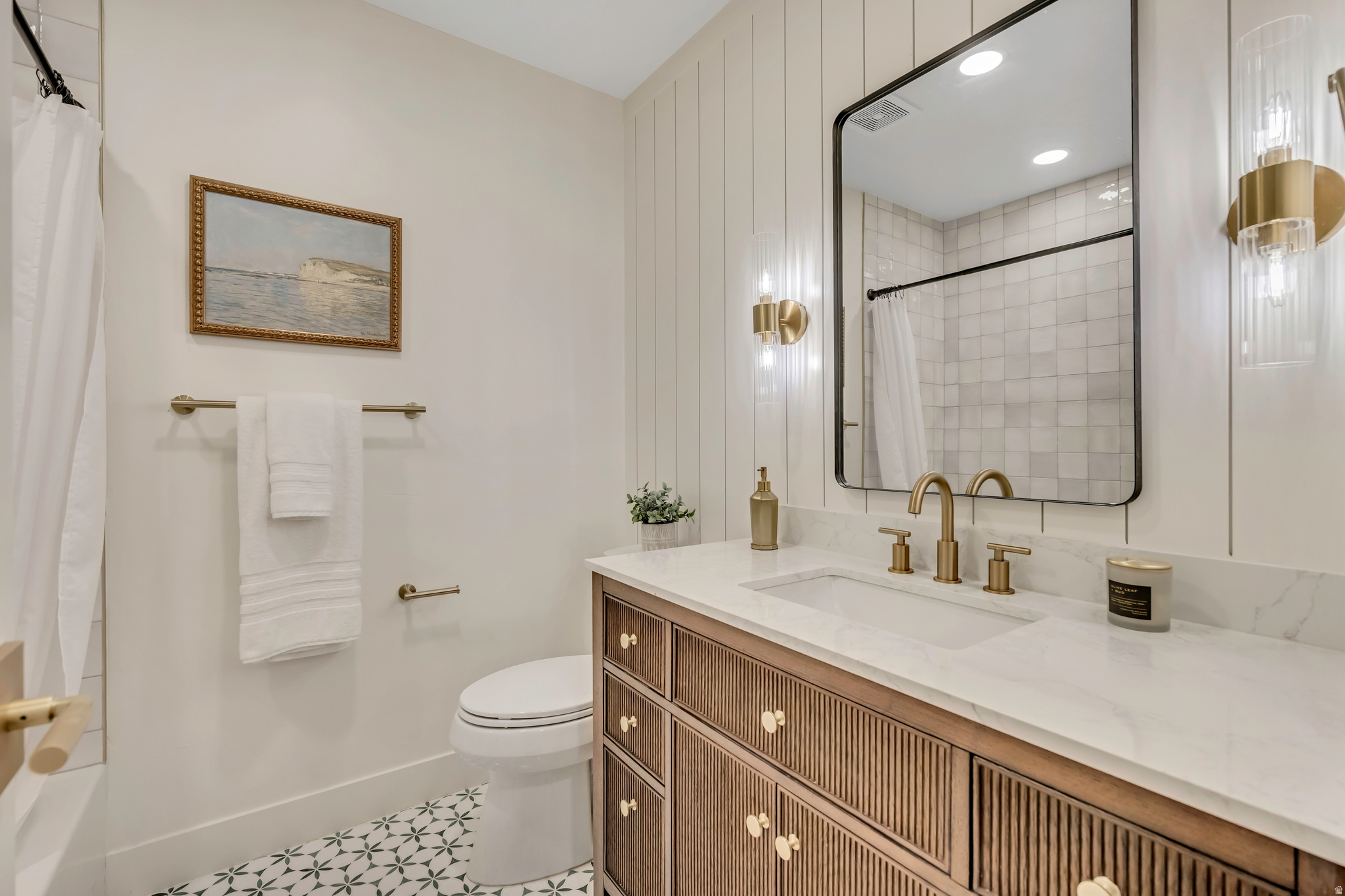 WHITE CITY - Residential