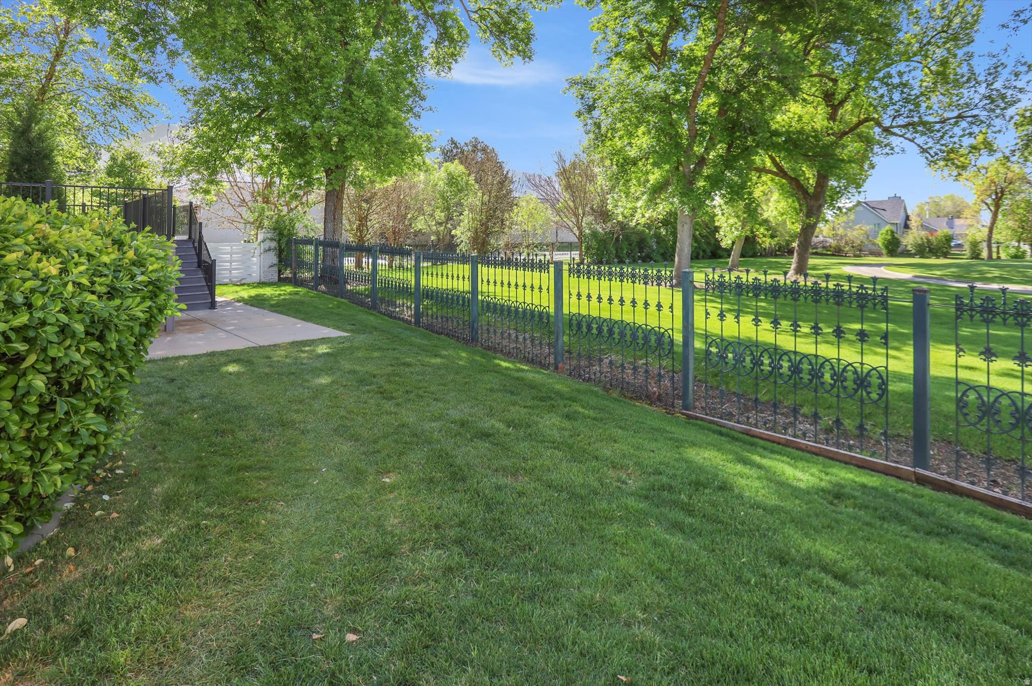 FAIRWAYS OF OAKRIDGE - Residential