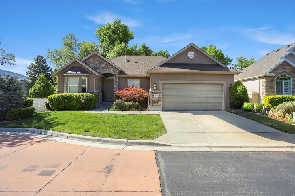 Photo of 1083 W TEE TIME DR. Dr, Farmington, UT 84025 (MLS # 2154345)