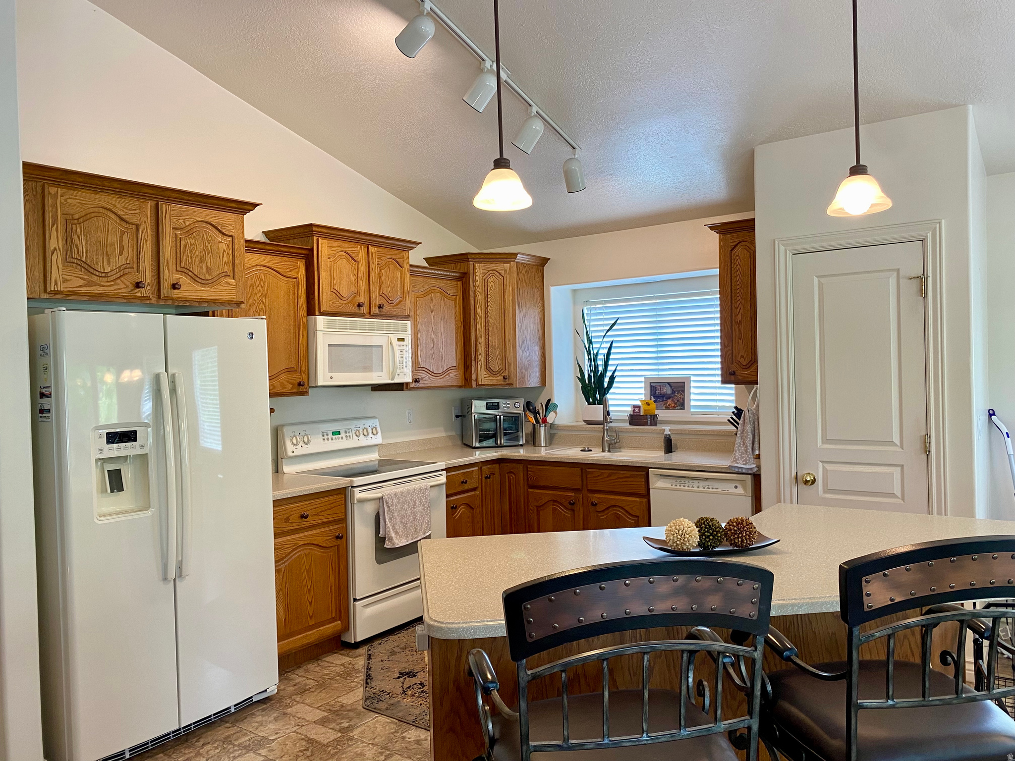 FAIRWAYS OF OAKRIDGE - Residential