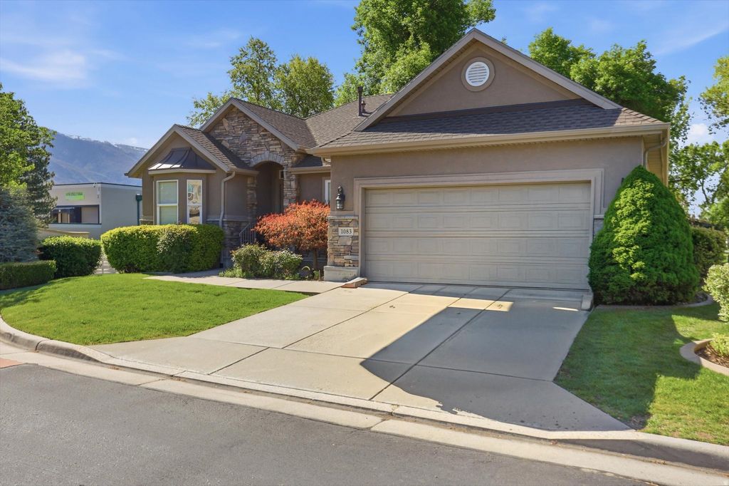 Photo of 1083 W TEE TIME DR. Dr, Farmington, UT 84025 (MLS # 2154345)