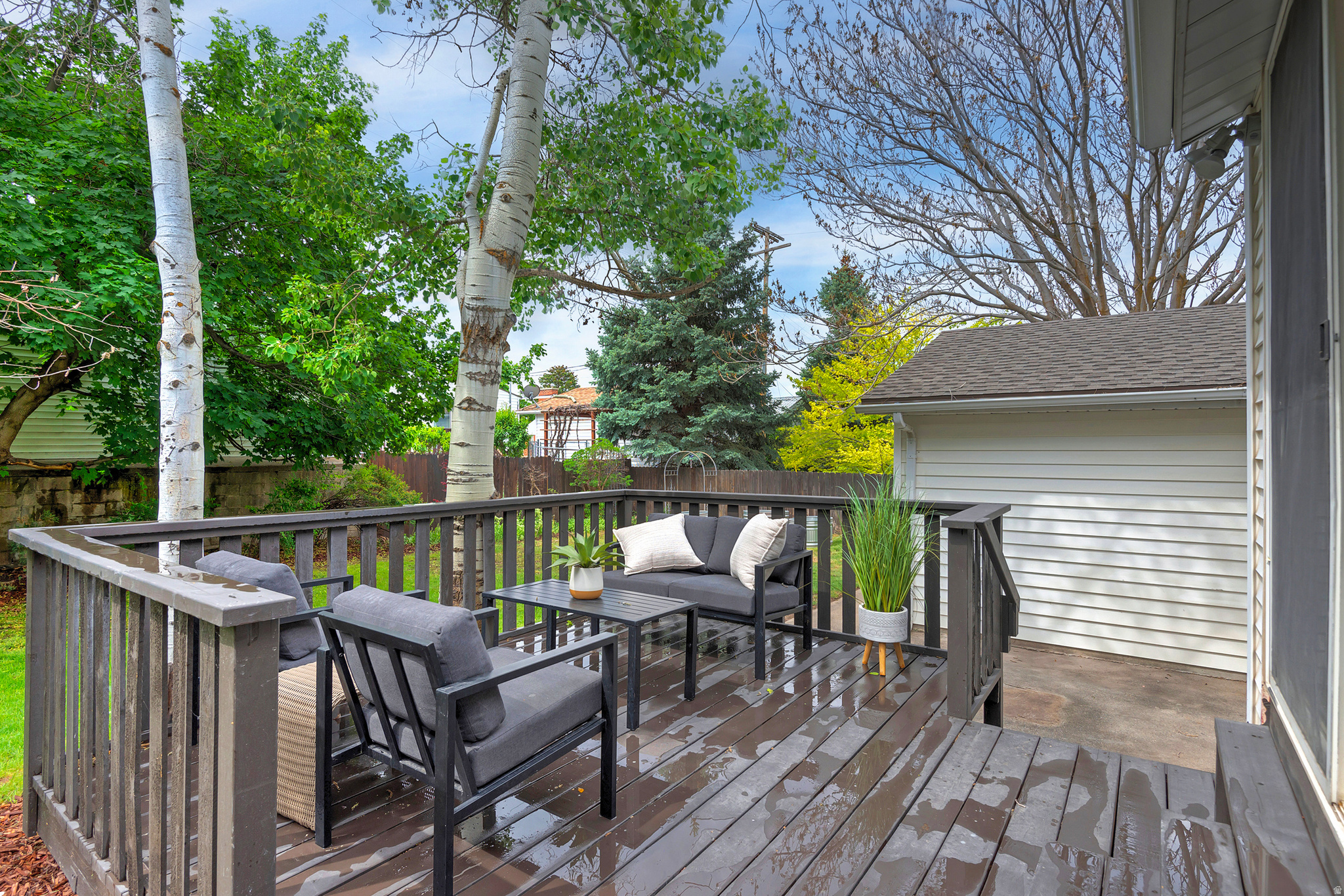 COUNTRY CLUB HEIGHTS - Residential