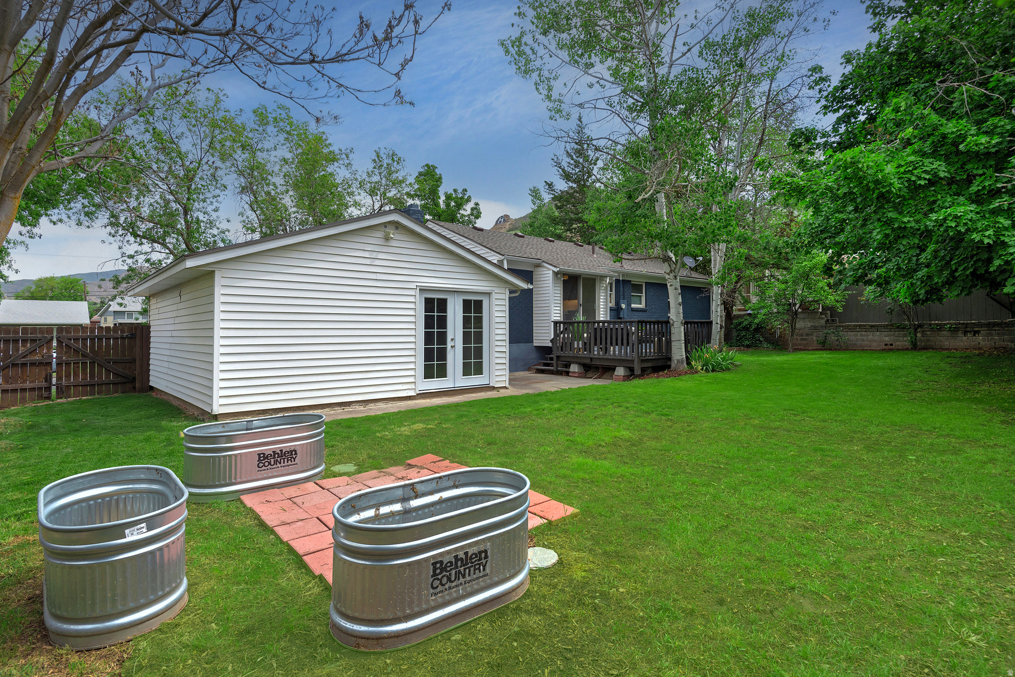COUNTRY CLUB HEIGHTS - Residential
