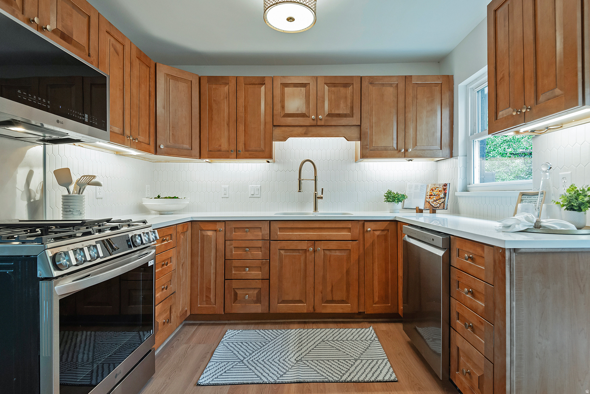 COUNTRY CLUB HEIGHTS - Residential