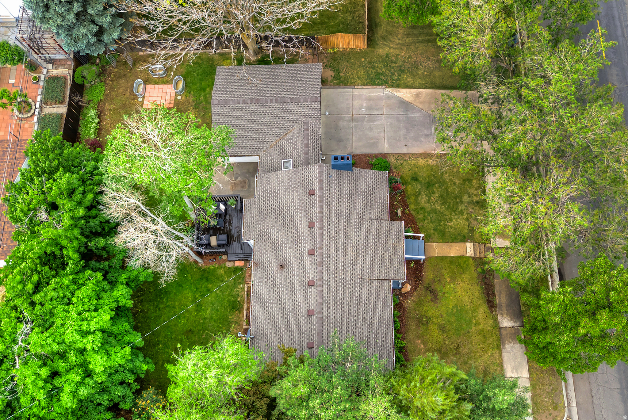 COUNTRY CLUB HEIGHTS - Residential