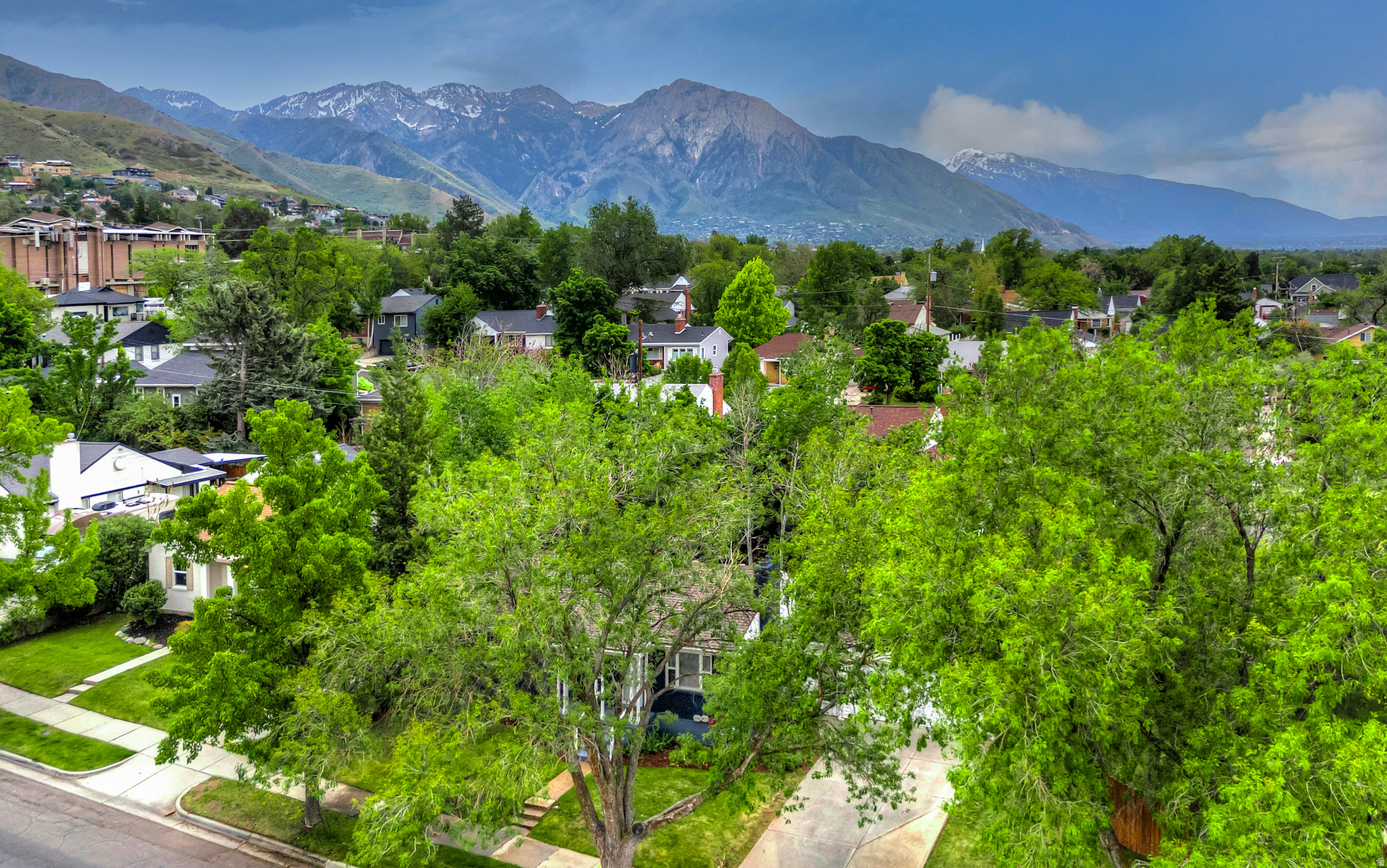 COUNTRY CLUB HEIGHTS - Residential