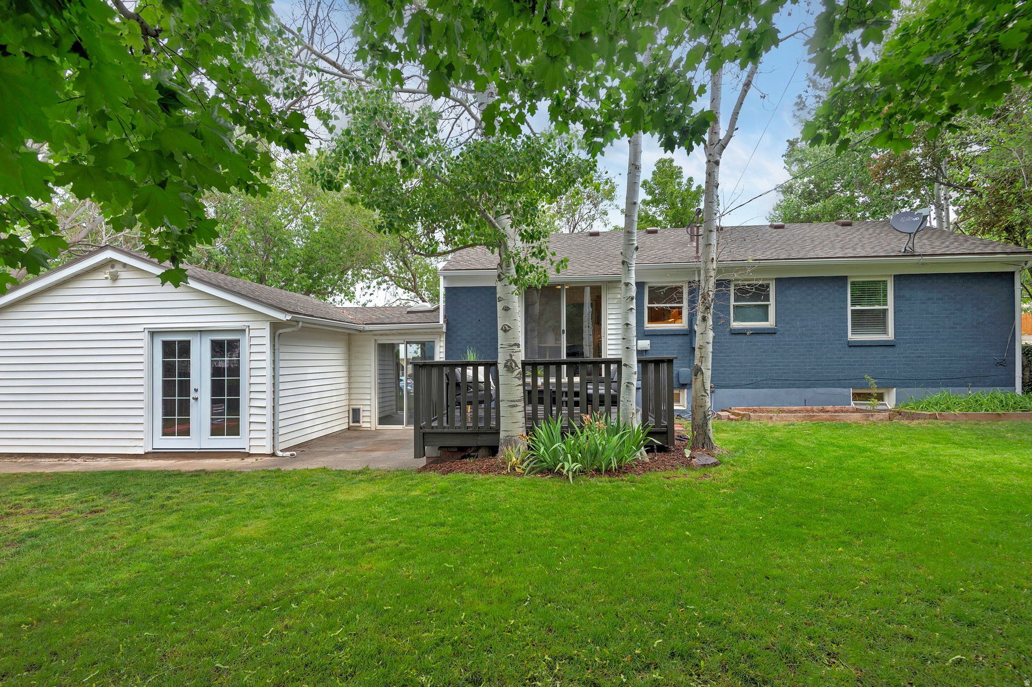 COUNTRY CLUB HEIGHTS - Residential