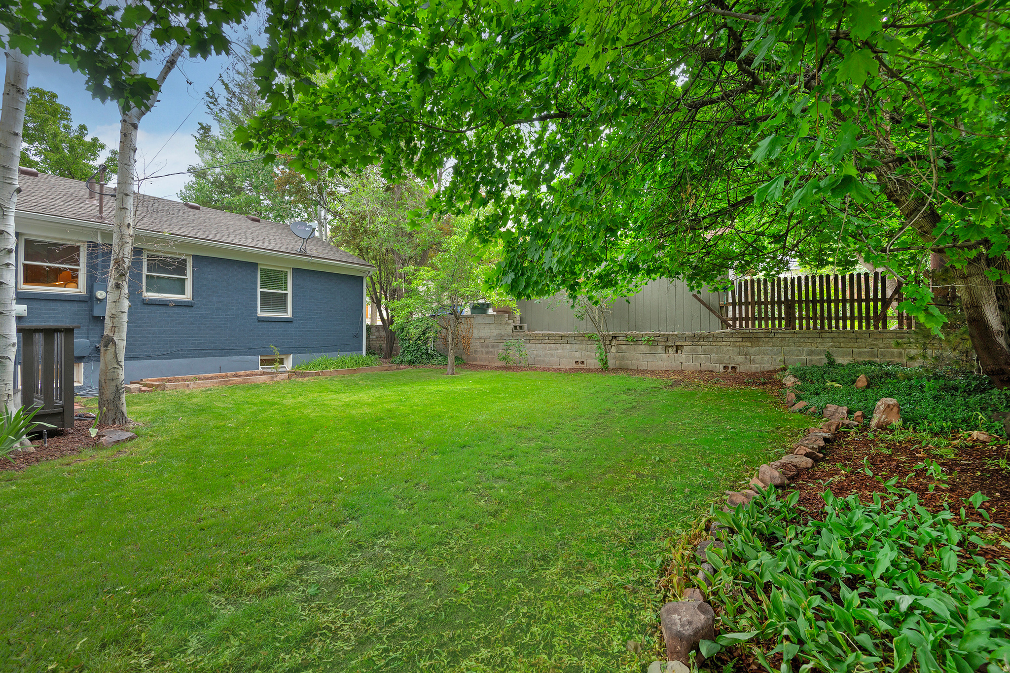 COUNTRY CLUB HEIGHTS - Residential