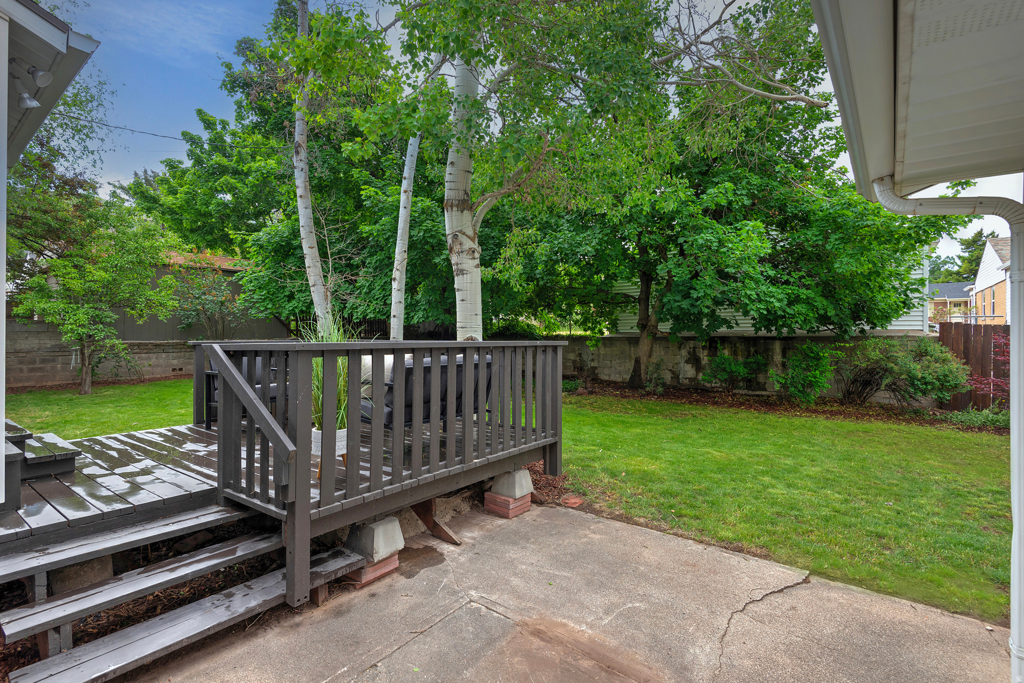 COUNTRY CLUB HEIGHTS - Residential