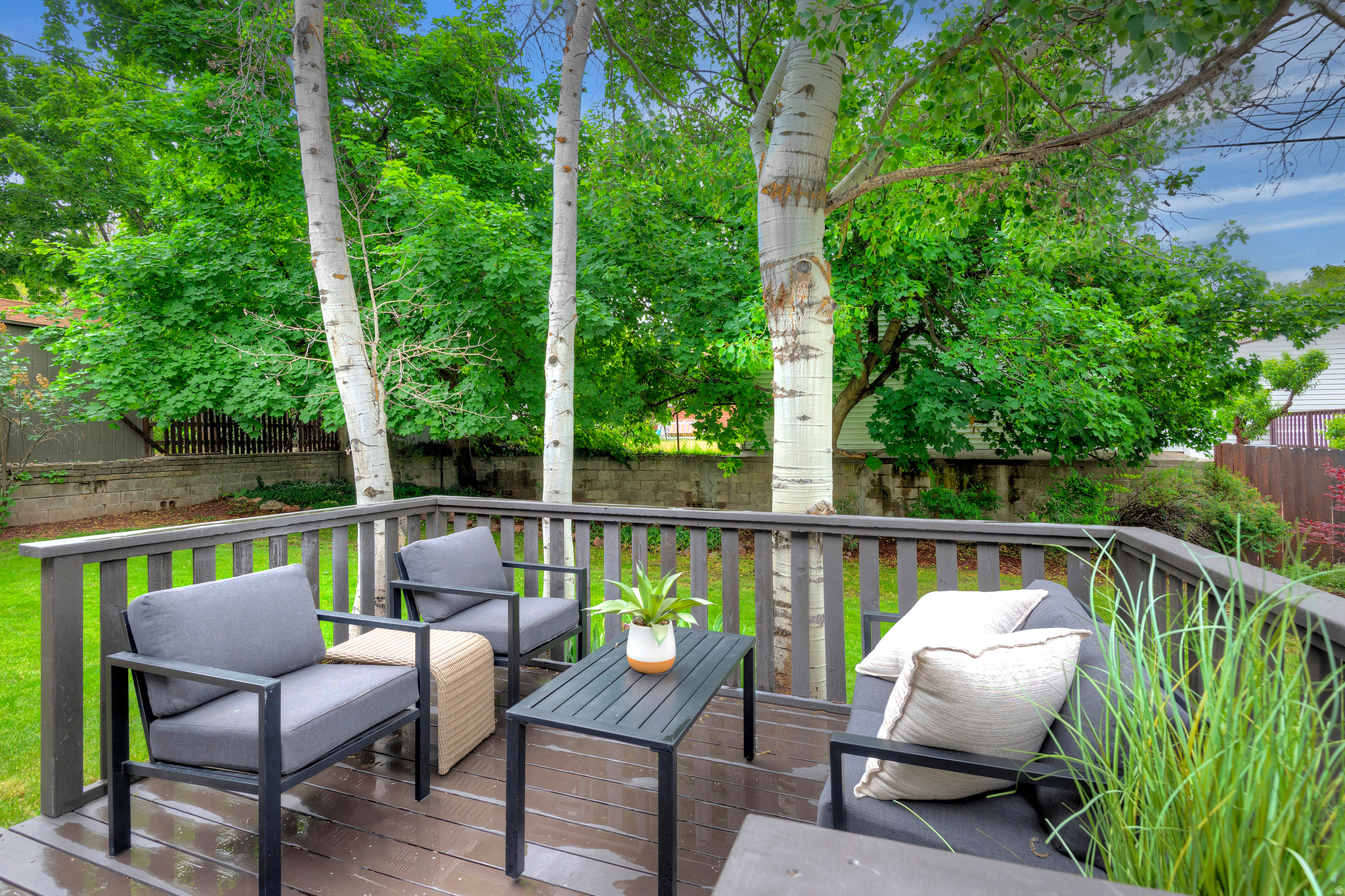 COUNTRY CLUB HEIGHTS - Residential