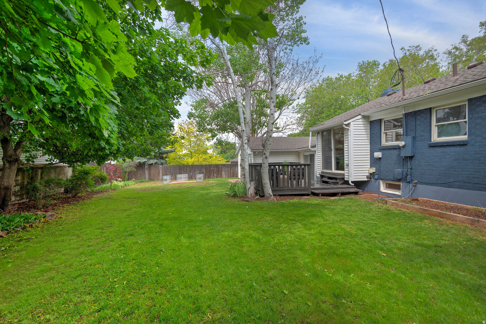 COUNTRY CLUB HEIGHTS - Residential