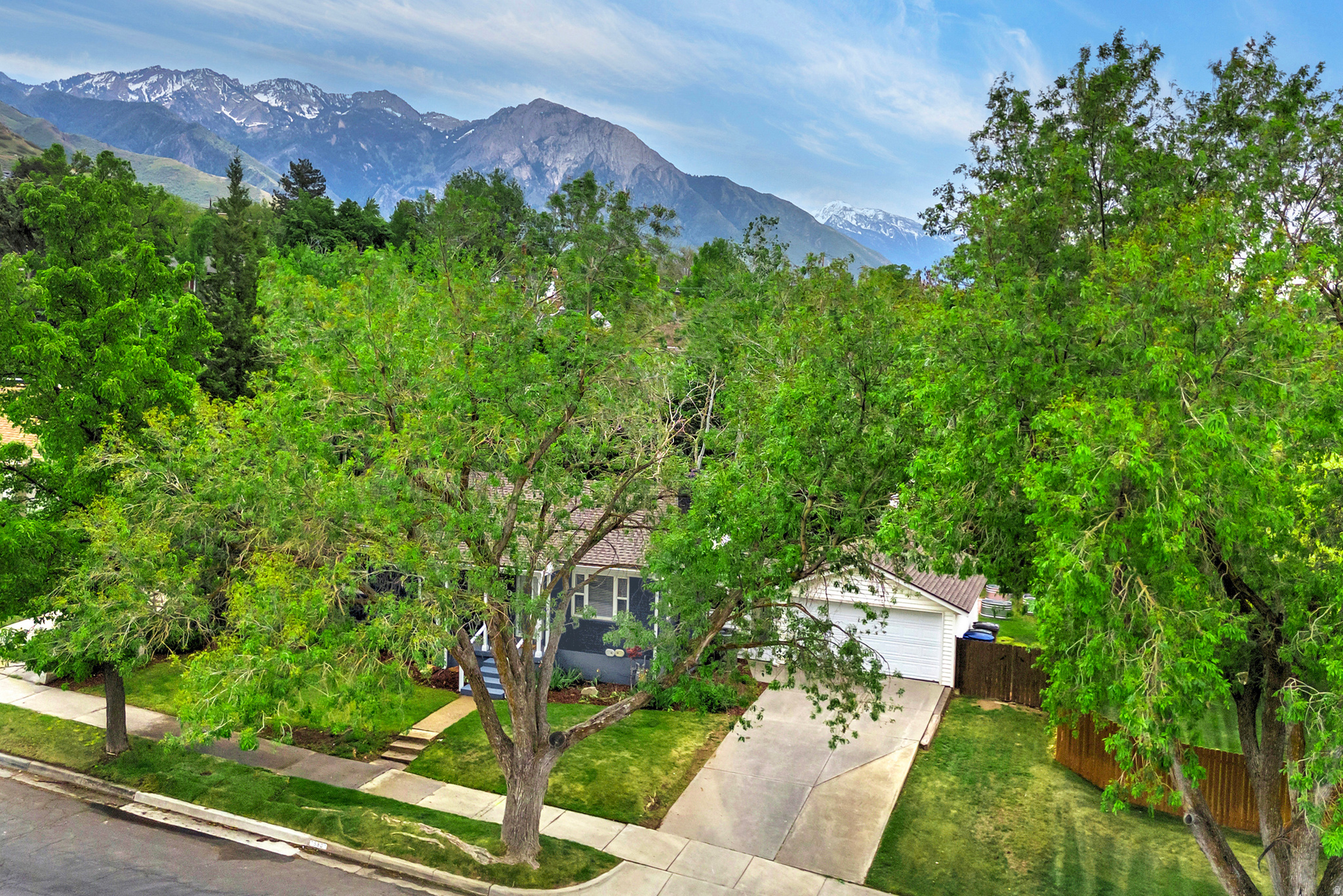 COUNTRY CLUB HEIGHTS - Residential
