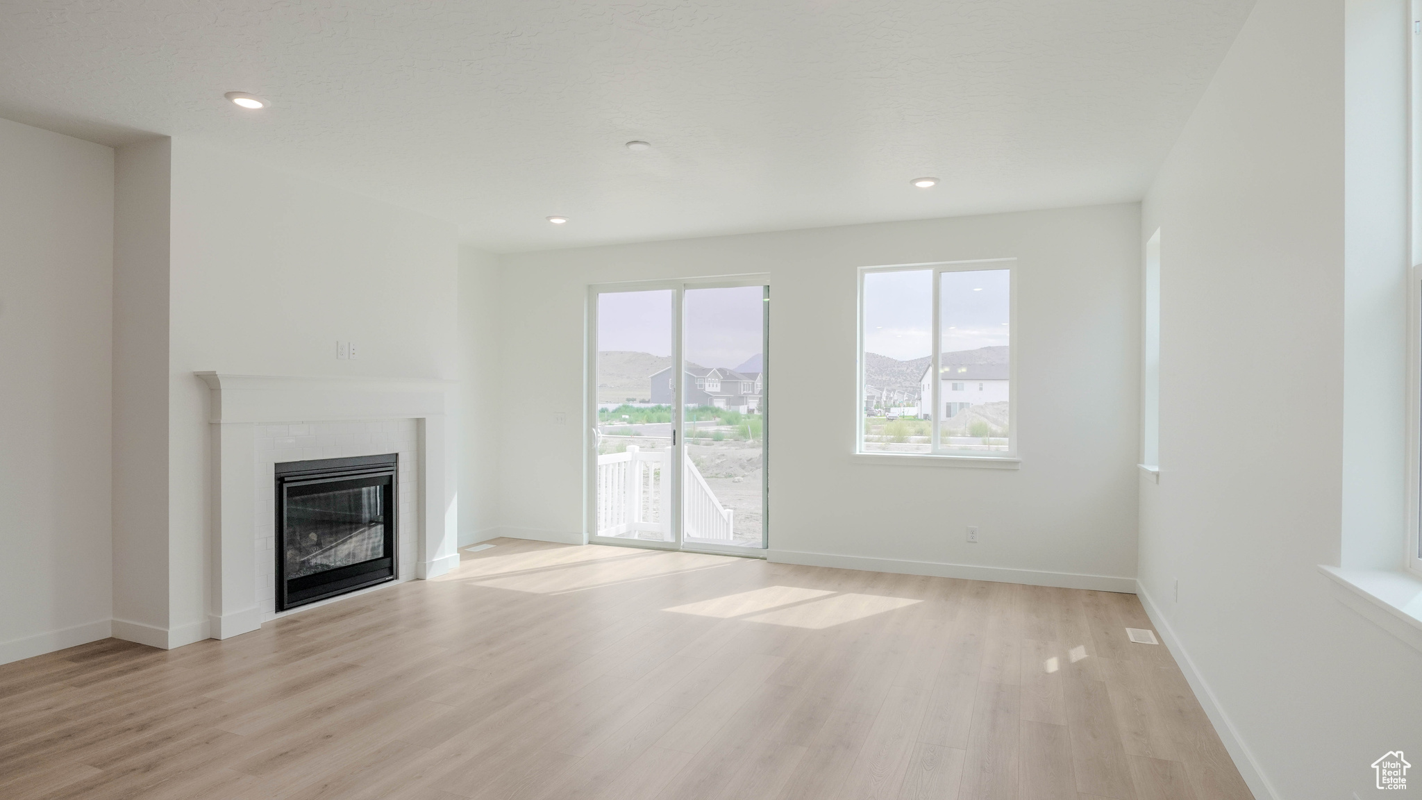 PONY EXPRESS - Residential