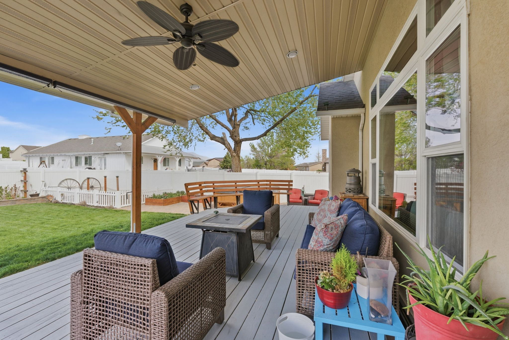 SUNSET POINTE - Residential