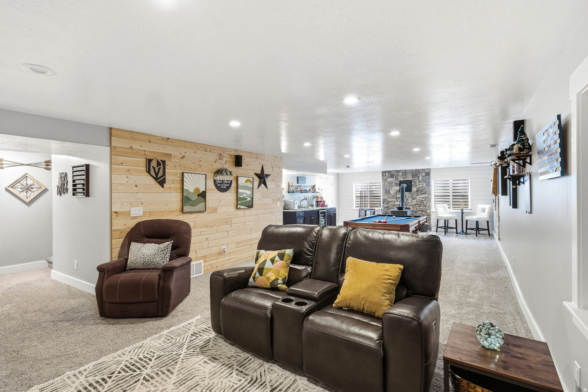 SUNSET POINTE - Residential