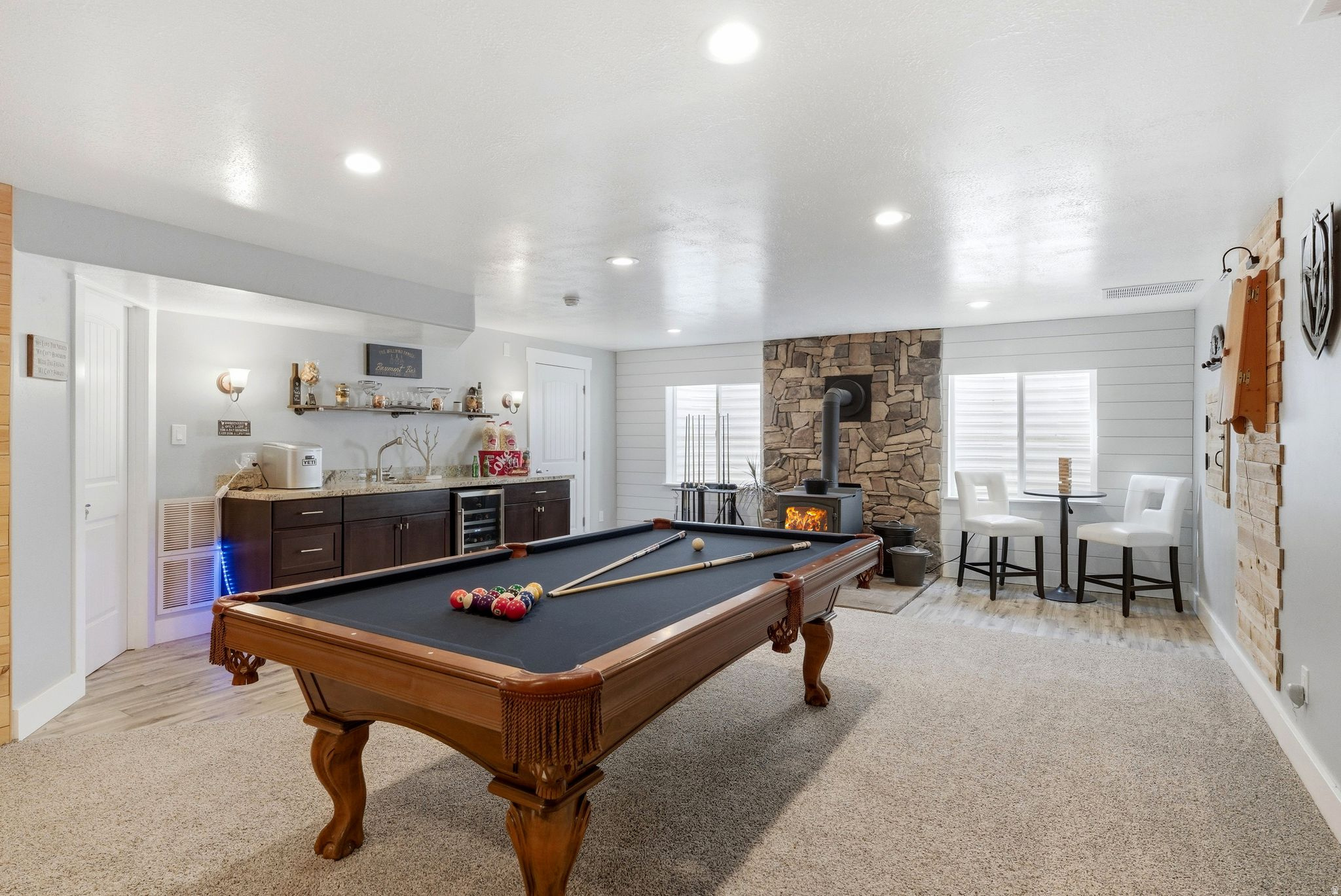 SUNSET POINTE - Residential