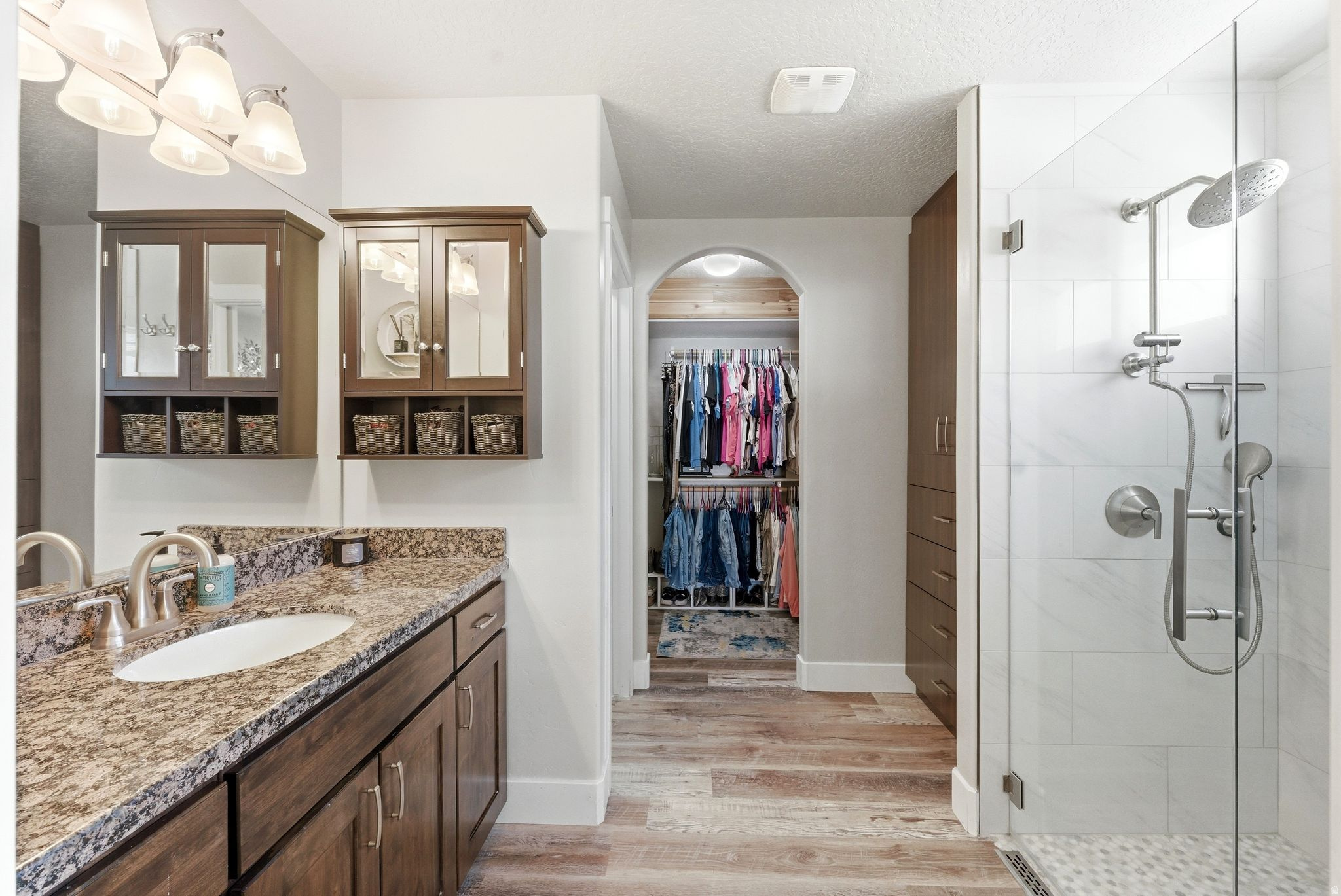 SUNSET POINTE - Residential