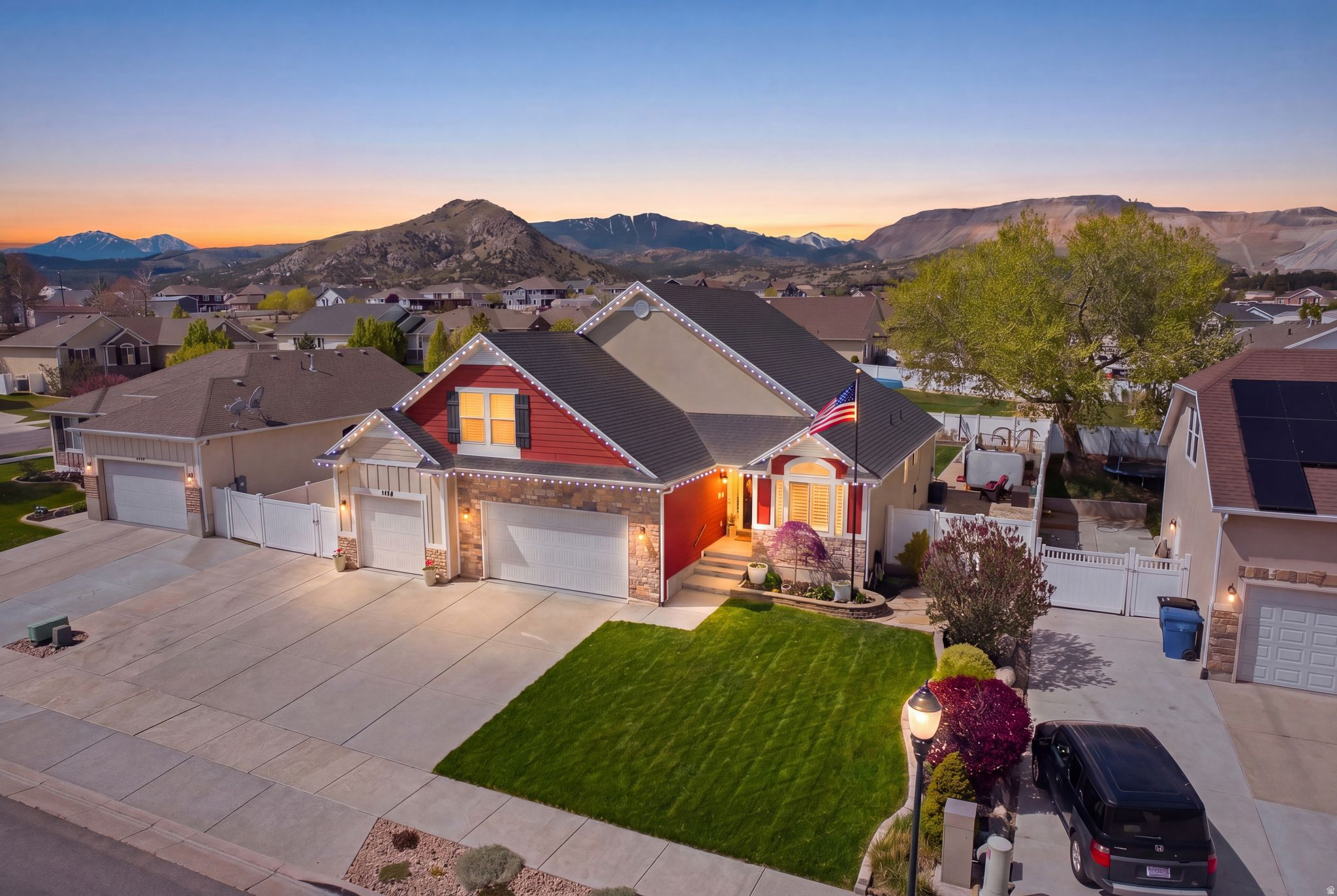 SUNSET POINTE - Residential
